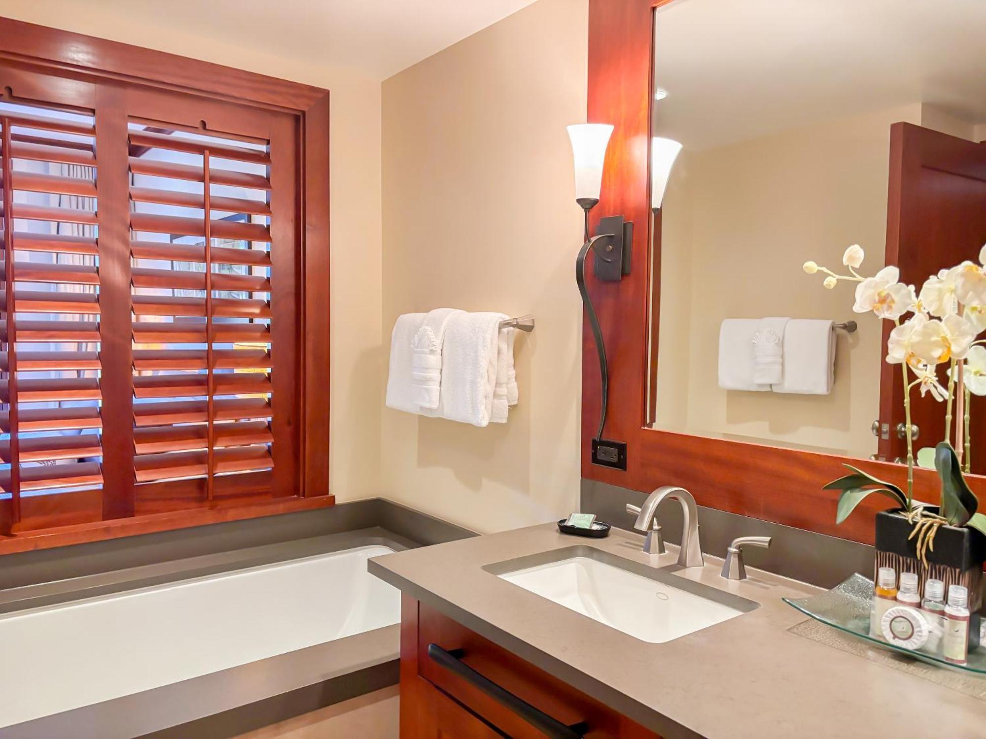 Ko Olina Beach Villas B304 - 3Br Luxury Condo With Stunning Ocean View & 2 Free Parking Kapolei Kültér fotó